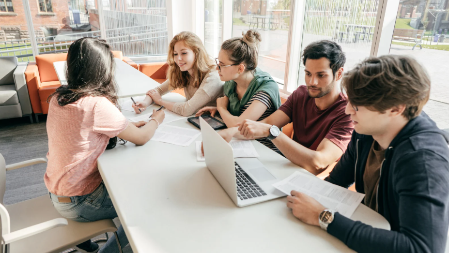 How a Manufacturing Degree Program Prepares Students for Modern Industry